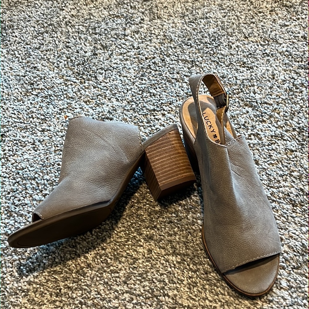 Lucky Brand gray peep toe heels